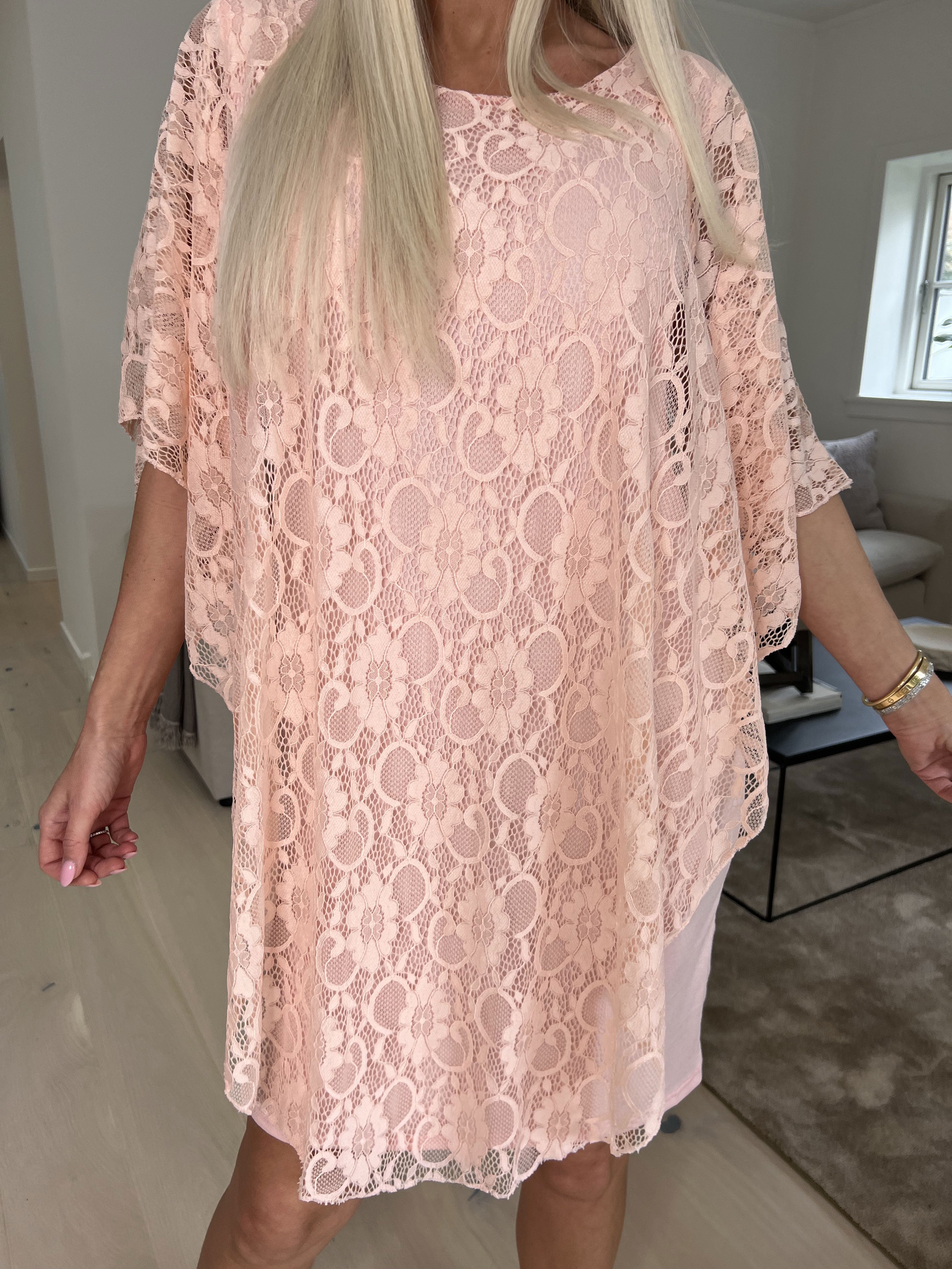 Kenya Lace - Söt tunikaklänning i spets